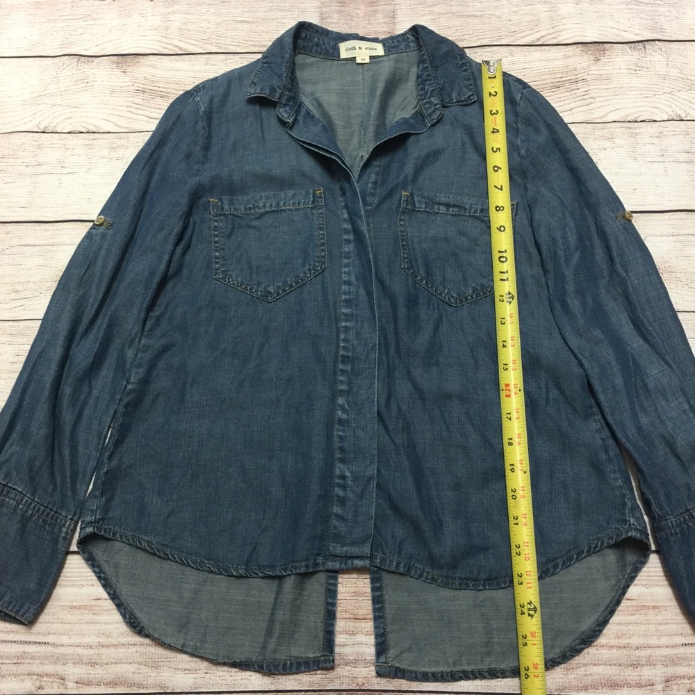Cloth & Stone Split Back Button Down Shirt Size Xs - image 5